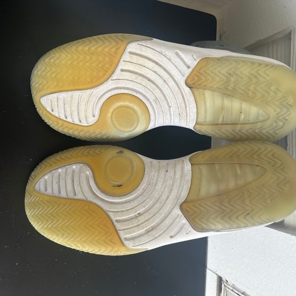 Jordan Men's Aura Cool Grey Shoes Sneakers Size 9.5 Style AQ9084-010 - Picture 13 of 14